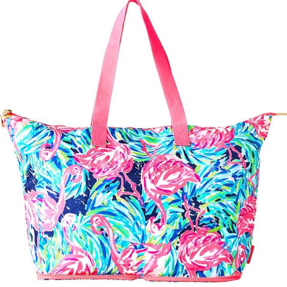 NWT LILLY PULITZER GETAWAY TOTE IN FLAMENCO BEACH PRINT in pink and green
